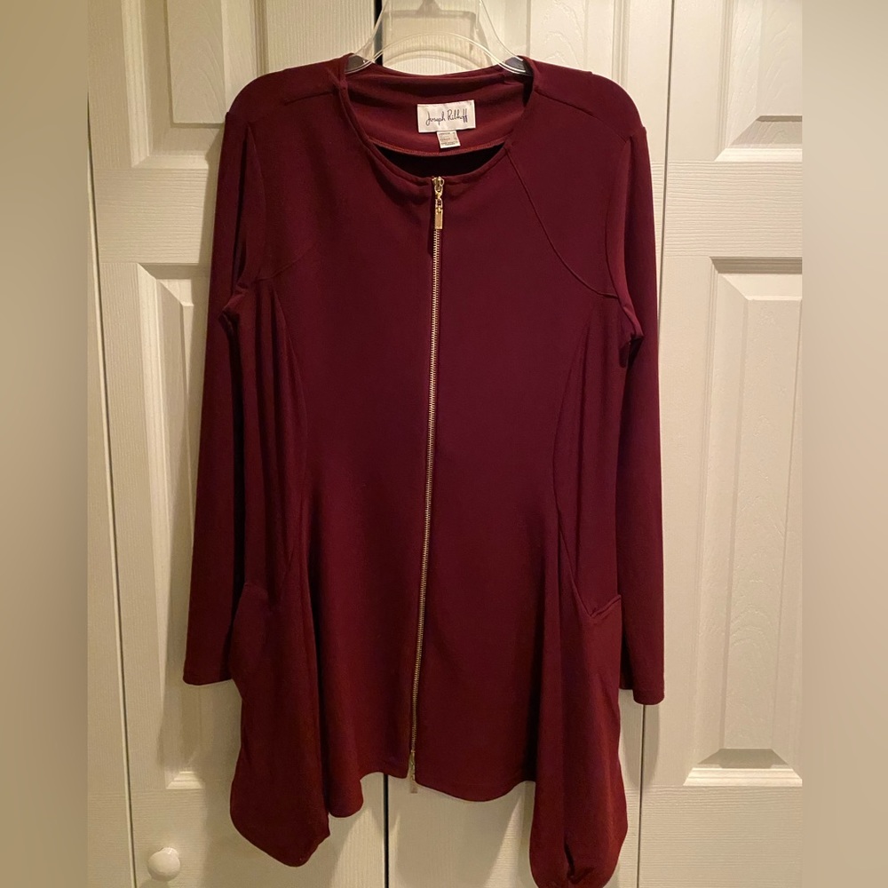 Joseph Ribkoff Tunic Jacket/top in maroon/plum w/ elegant gold zip closure/Sz 12